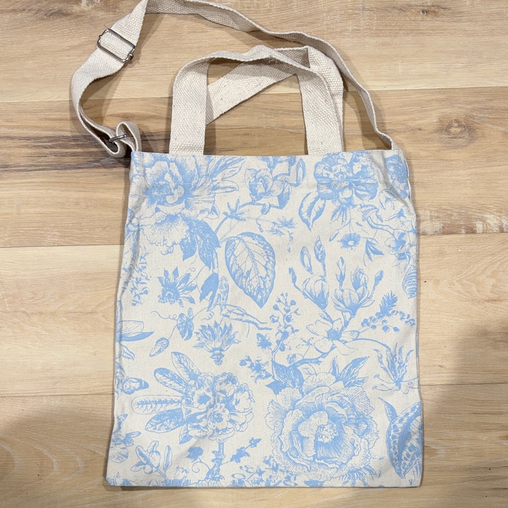 Kohl's Blue and Cream Floral Tote Bag